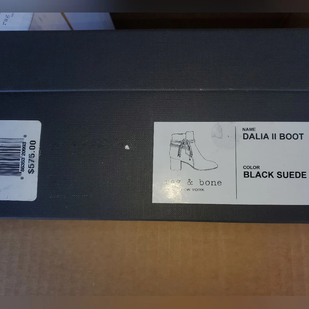 NIB Rag & Bone Dalia II Genuine Suede ankle booties size 9 black - Picture 6 of 8